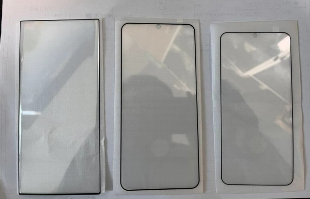 หลุดภาพฟิล์มกันรอยหน้าจอเผยให้เห็นถึงขนาดของ Samsung Galaxy S22, S22+ และ S22 Ultra